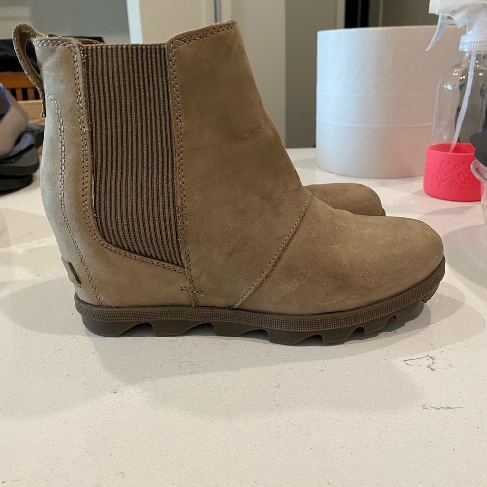 Sorel Lea wedge - no longer made - 8.5
